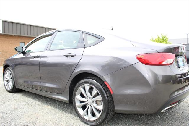 2016 Chrysler 200 S