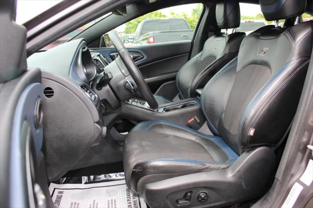 2016 Chrysler 200 S