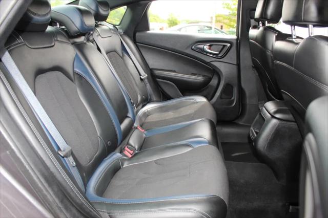 2016 Chrysler 200 S