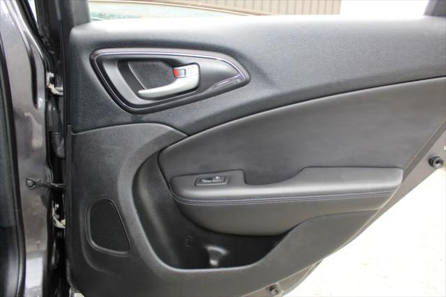 2016 Chrysler 200 S