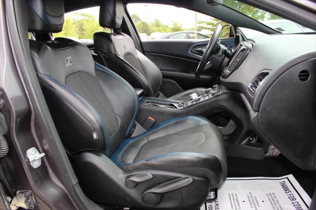 2016 Chrysler 200 S