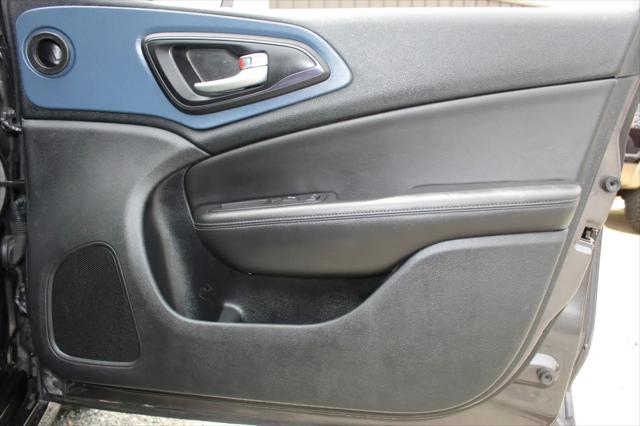 2016 Chrysler 200 S