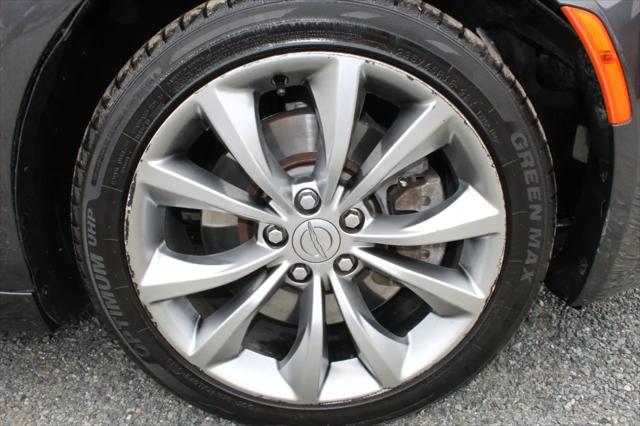 2016 Chrysler 200 S