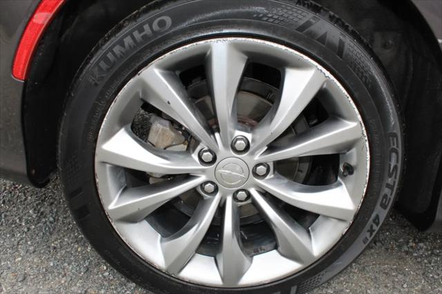 2016 Chrysler 200 S