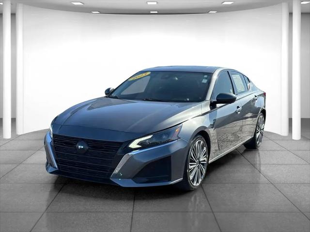 2023 Nissan Altima SL FWD