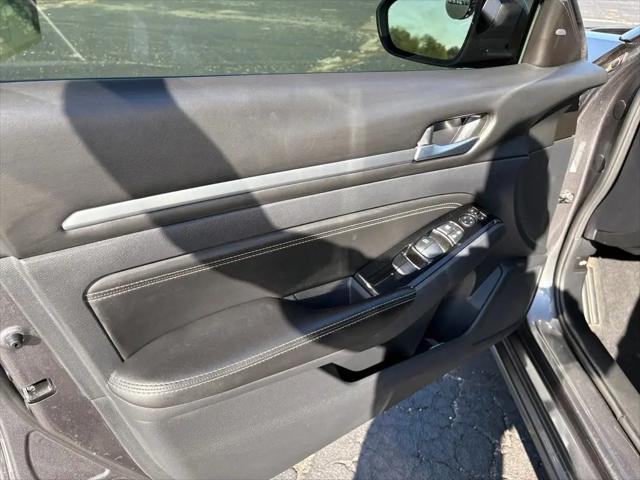 2023 Nissan Altima SL FWD