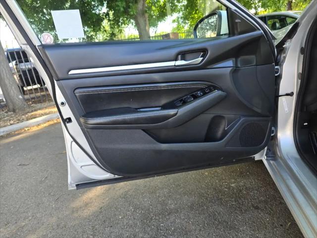 2023 Nissan Altima SL FWD