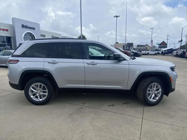 2026 Jeep Grand Cherokee Laredo 4x2