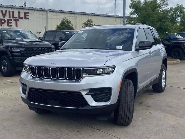 2026 Jeep Grand Cherokee Laredo 4x2