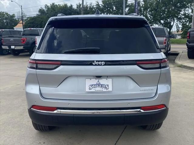 2026 Jeep Grand Cherokee Laredo 4x2