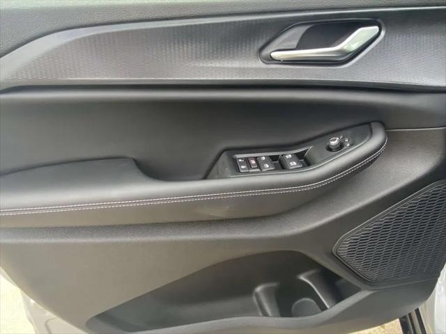 2026 Jeep Grand Cherokee Laredo 4x2
