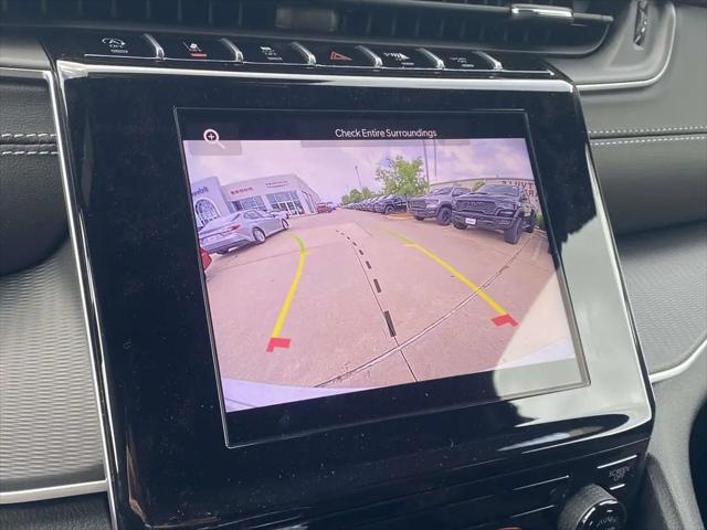 2026 Jeep Grand Cherokee Laredo 4x2