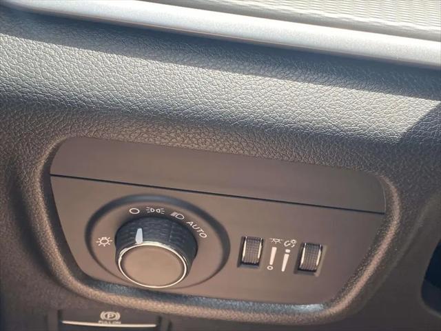 2026 Jeep Grand Cherokee Laredo 4x2