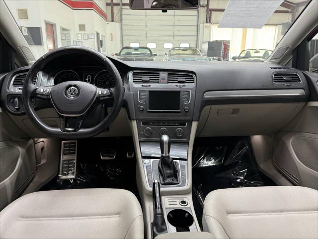 2017 Volkswagen Golf Alltrack TSI S