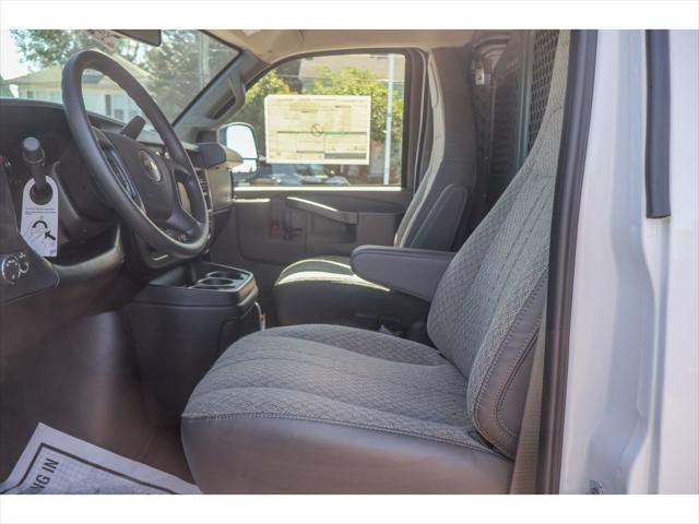 2026 Chevrolet Express Cargo Van 2500 Regular Wheelbase, WT, RWD