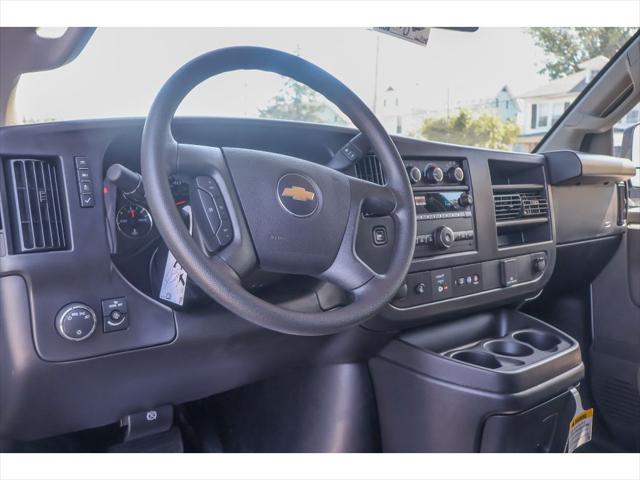 2026 Chevrolet Express Cargo Van 2500 Regular Wheelbase, WT, RWD