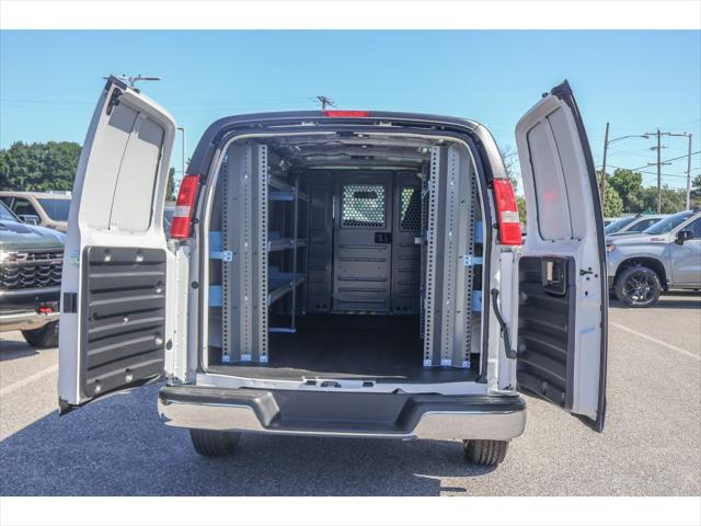 2026 Chevrolet Express Cargo Van 2500 Regular Wheelbase, WT, RWD
