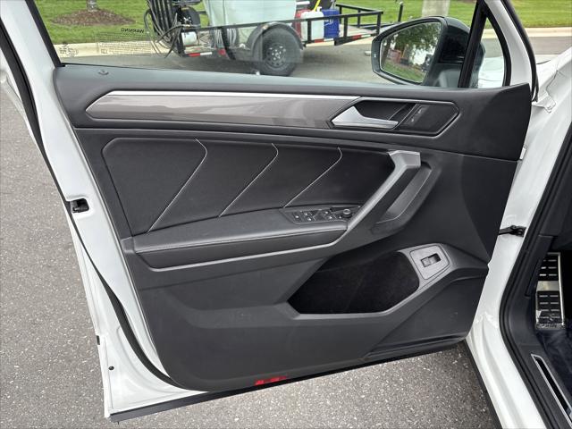 2022 Volkswagen Tiguan 2.0T SE R-Line Black