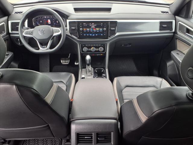 2023 Volkswagen Atlas Cross Sport 3.6L V6 SEL Premium R-Line