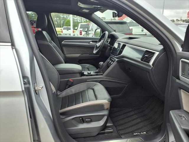 2023 Volkswagen Atlas Cross Sport 3.6L V6 SEL Premium R-Line