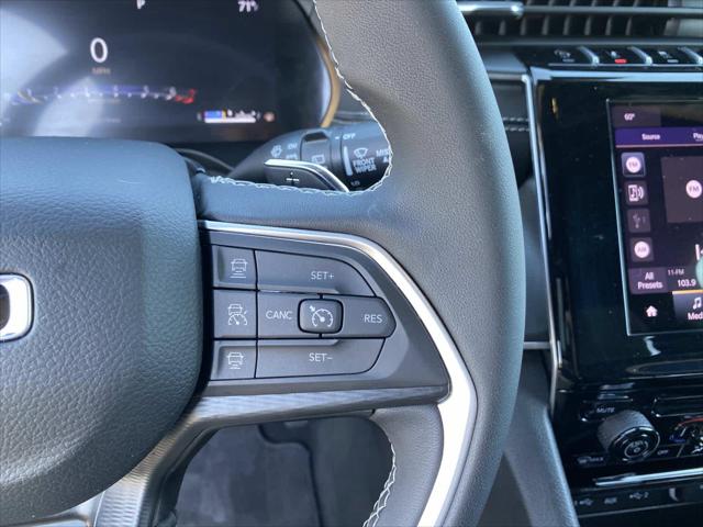 2025 Jeep Grand Cherokee L Laredo 4x4