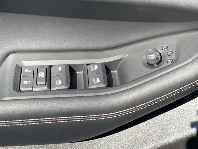 2025 Jeep Grand Cherokee L Laredo 4x4