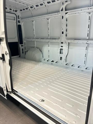 2025 Ram ProMaster 2500 Cargo Van Tradesman High Roof 159" WB w/Pass Seat
