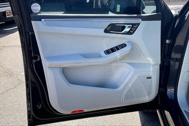 2018 Porsche Macan Turbo