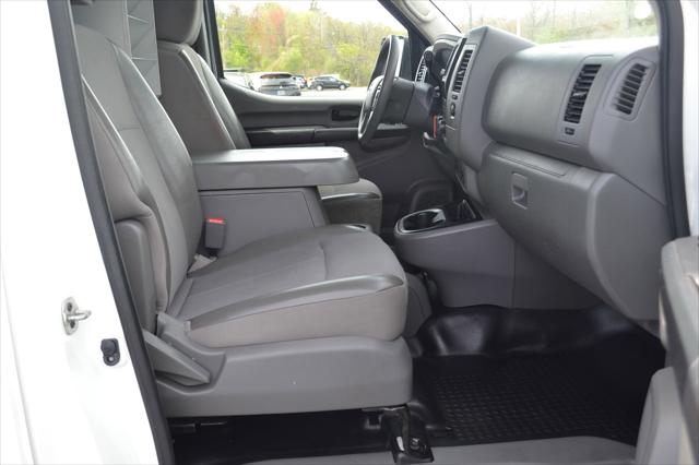 2021 Nissan 2500 SV Standard Roof V6