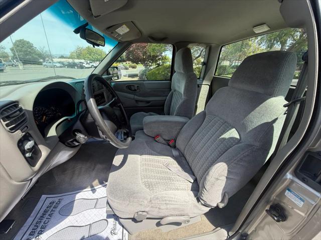 2001 Chevrolet S-10 LS