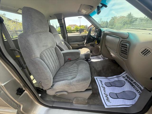 2001 Chevrolet S-10 LS