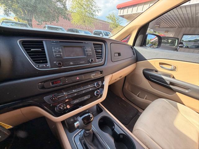 2015 Kia Sedona LX