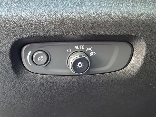 2022 Chevrolet Traverse AWD LT Leather