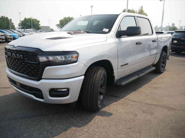 2026 RAM 1500 RAM 1500 EXPRESS CREW CAB 4X4 57 BOX