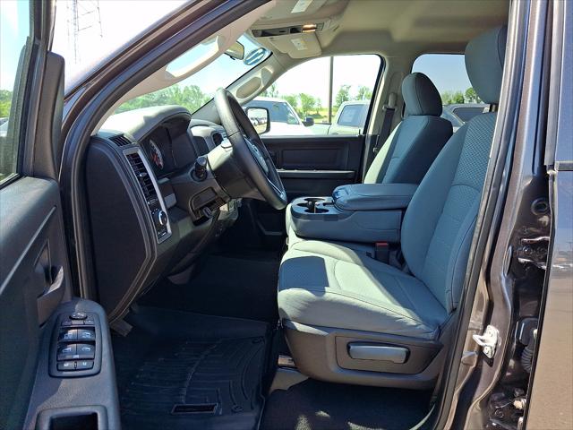 2017 Ram 1500 Express Quad Cab 4x4 6'4" Box