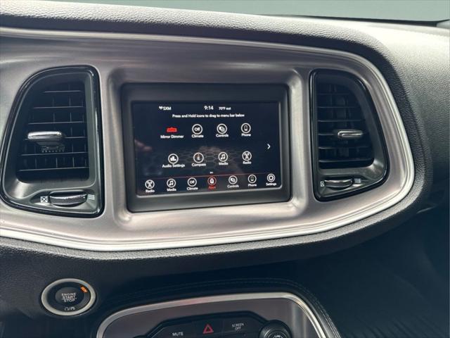 2021 Dodge Challenger SXT