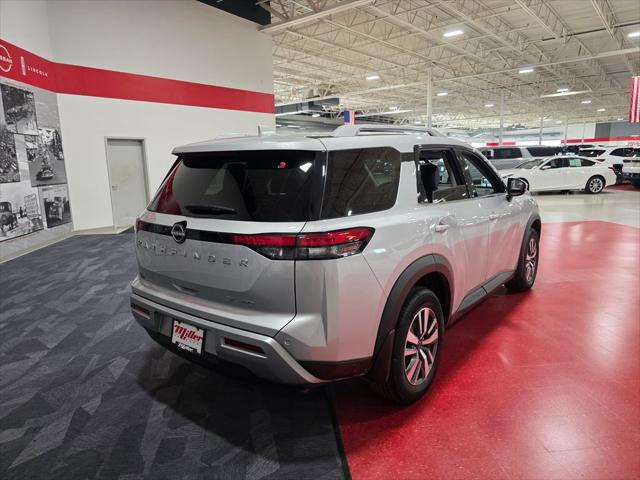 2023 Nissan Pathfinder SL 4WD