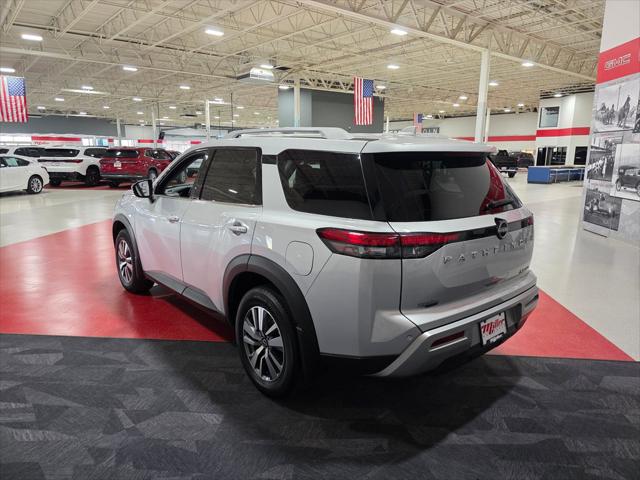 2023 Nissan Pathfinder SL 4WD