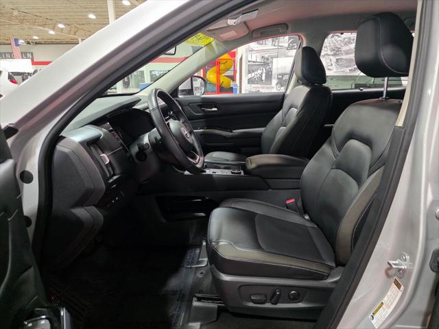 2023 Nissan Pathfinder SL 4WD