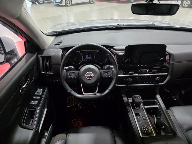 2023 Nissan Pathfinder SL 4WD