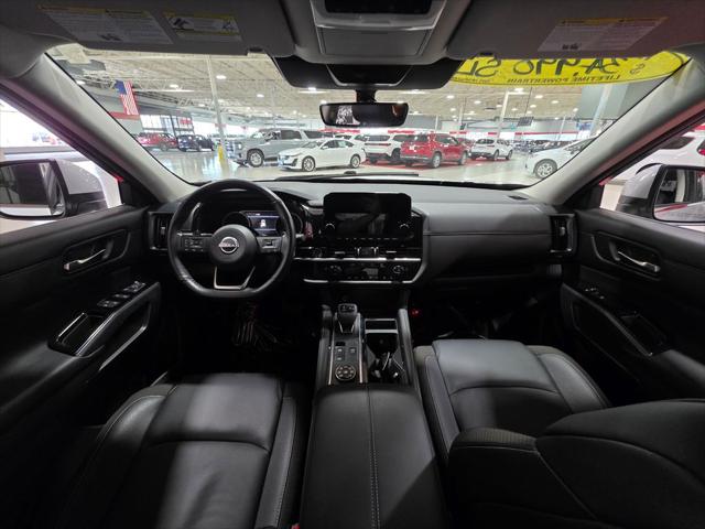 2023 Nissan Pathfinder SL 4WD
