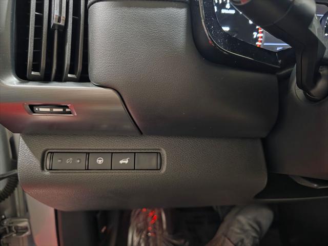 2023 Nissan Pathfinder SL 4WD