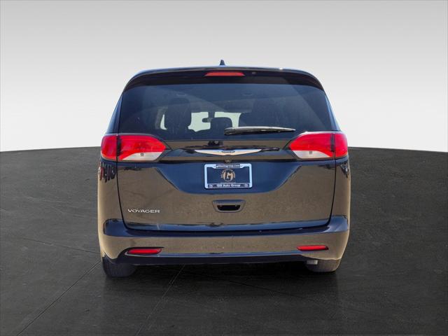 2022 Chrysler Voyager LX