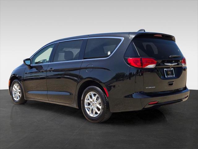 2022 Chrysler Voyager LX