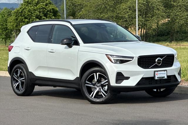 2026 Volvo XC40 Core, B5 AWD Gas (mild hybrid), Dark for sale in Eugene, OR
