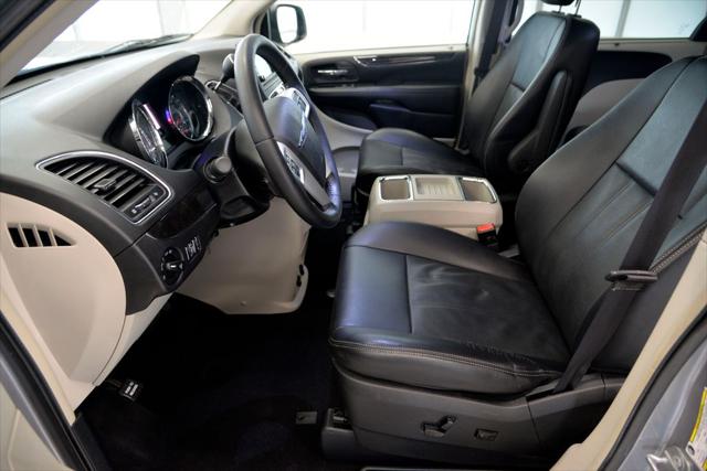 2015 Chrysler Town & Country Touring