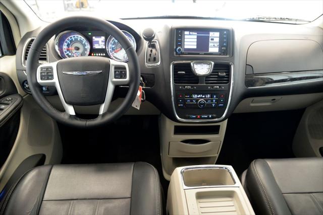 2015 Chrysler Town & Country Touring