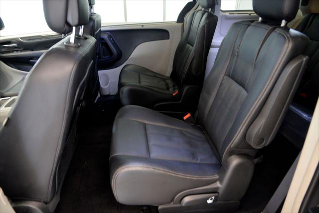 2015 Chrysler Town & Country Touring