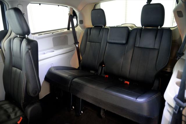 2015 Chrysler Town & Country Touring
