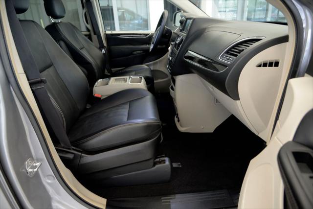 2015 Chrysler Town & Country Touring